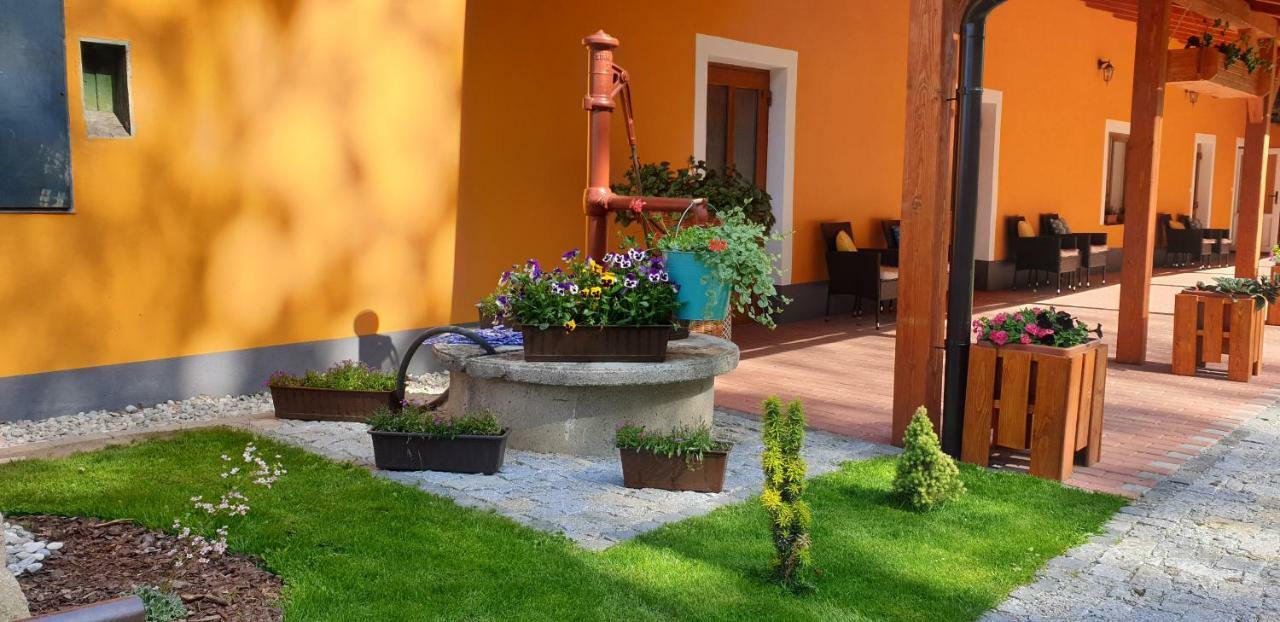 Penzion U Pepicka Netolice Exterior photo