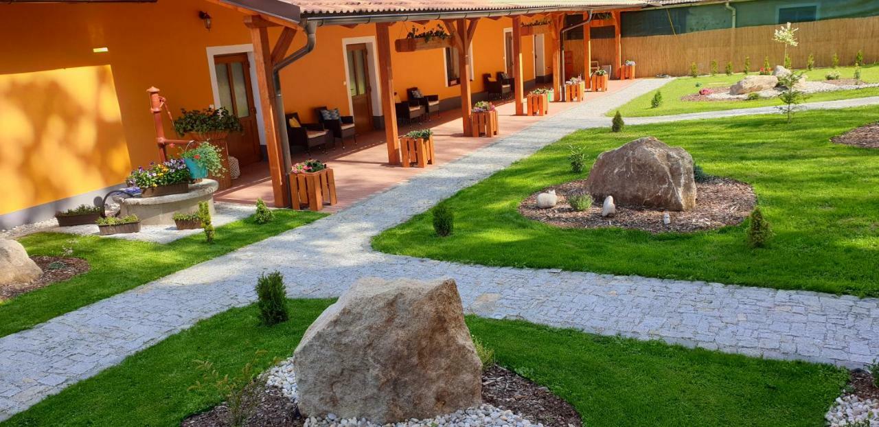 Penzion U Pepicka Netolice Exterior photo